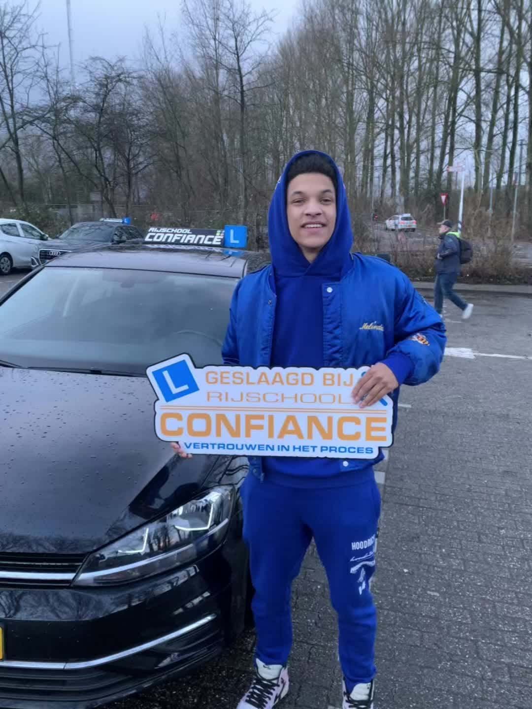Geslaagde leerling voor Autorijschool Rotterdam